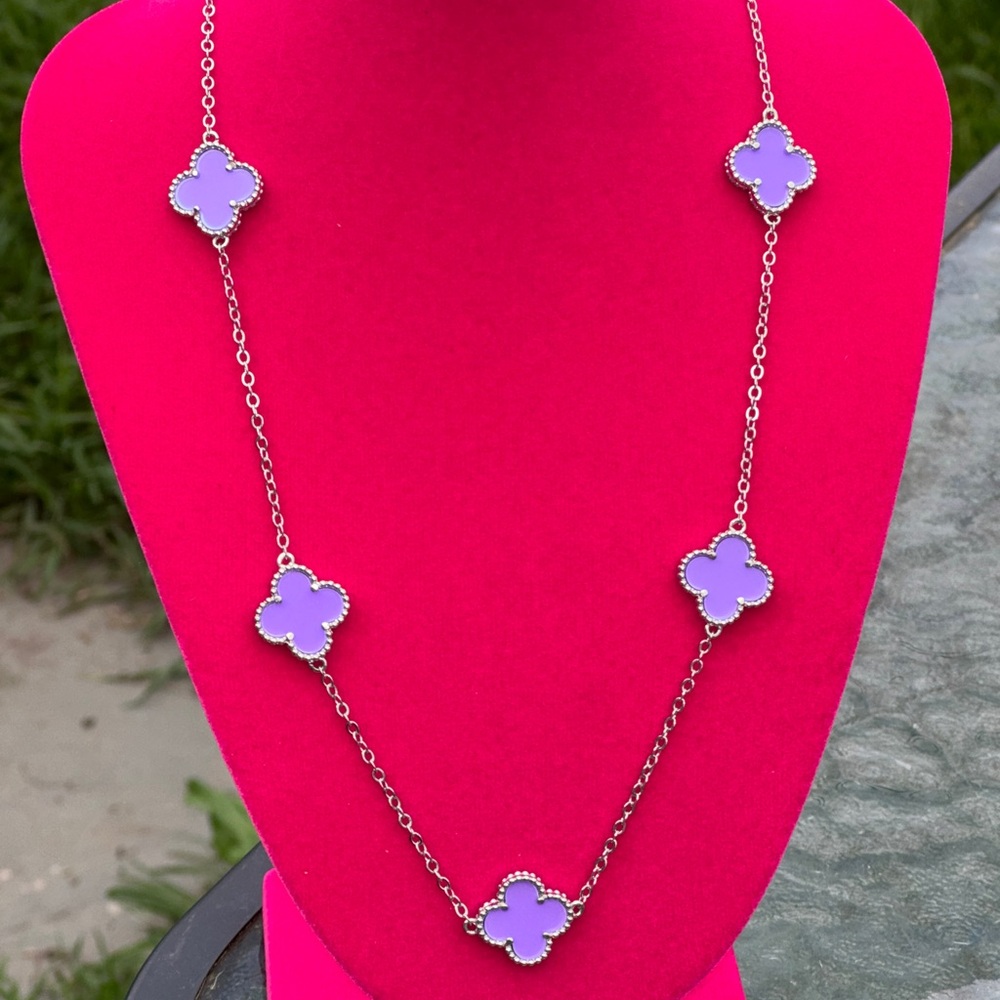 Elegant Purple Clover Necklace - Picture 3 of 3